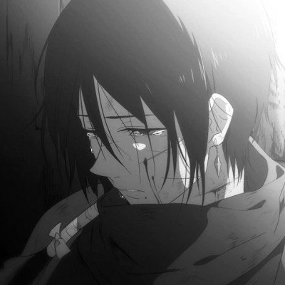 美女COS《巫师3》叶奈法惊艳绝伦 白嫩香肩紫眸勾人
